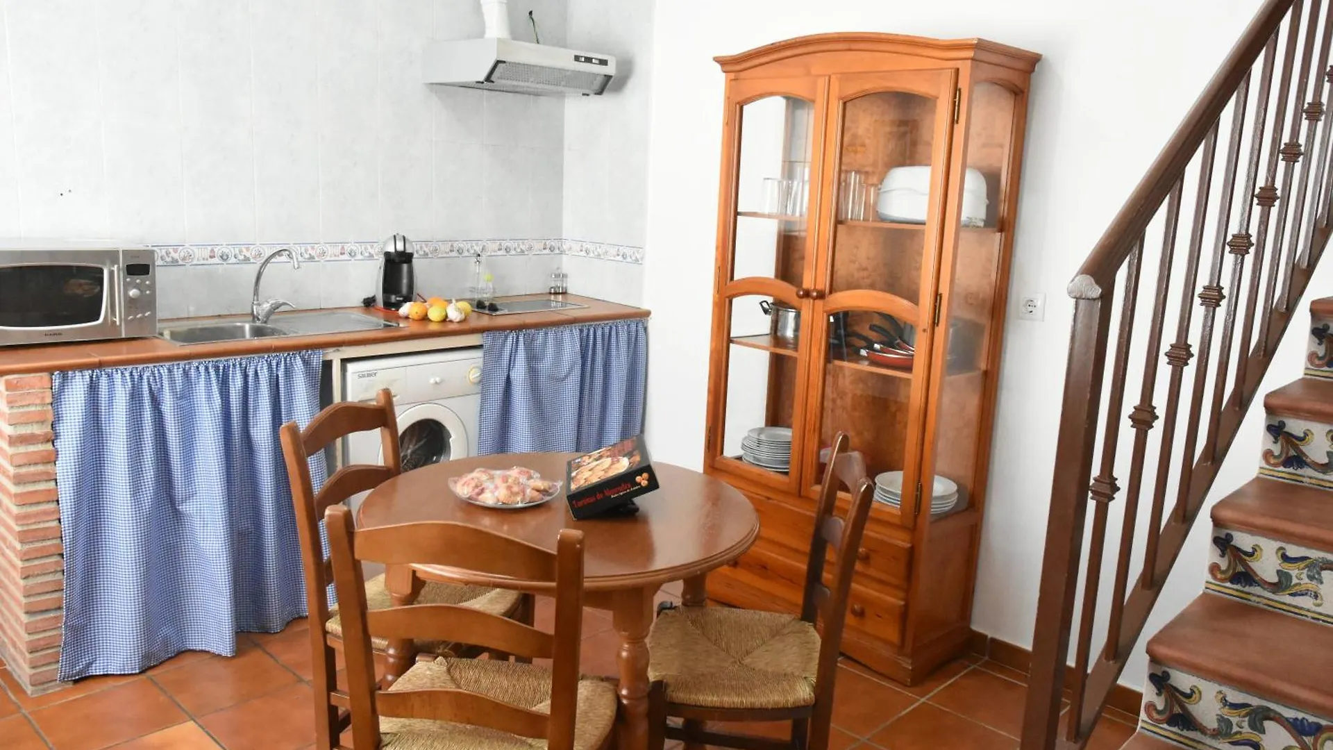 Apartamentos Rurales Entrecaminos Ardales 0*,